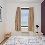 In With Sea Views 公寓