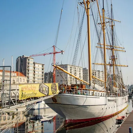 In With Sea Views Apartment